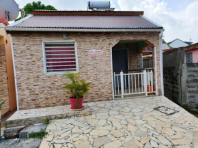 Maison de charme à Pointe Noire avec terrasse et parking